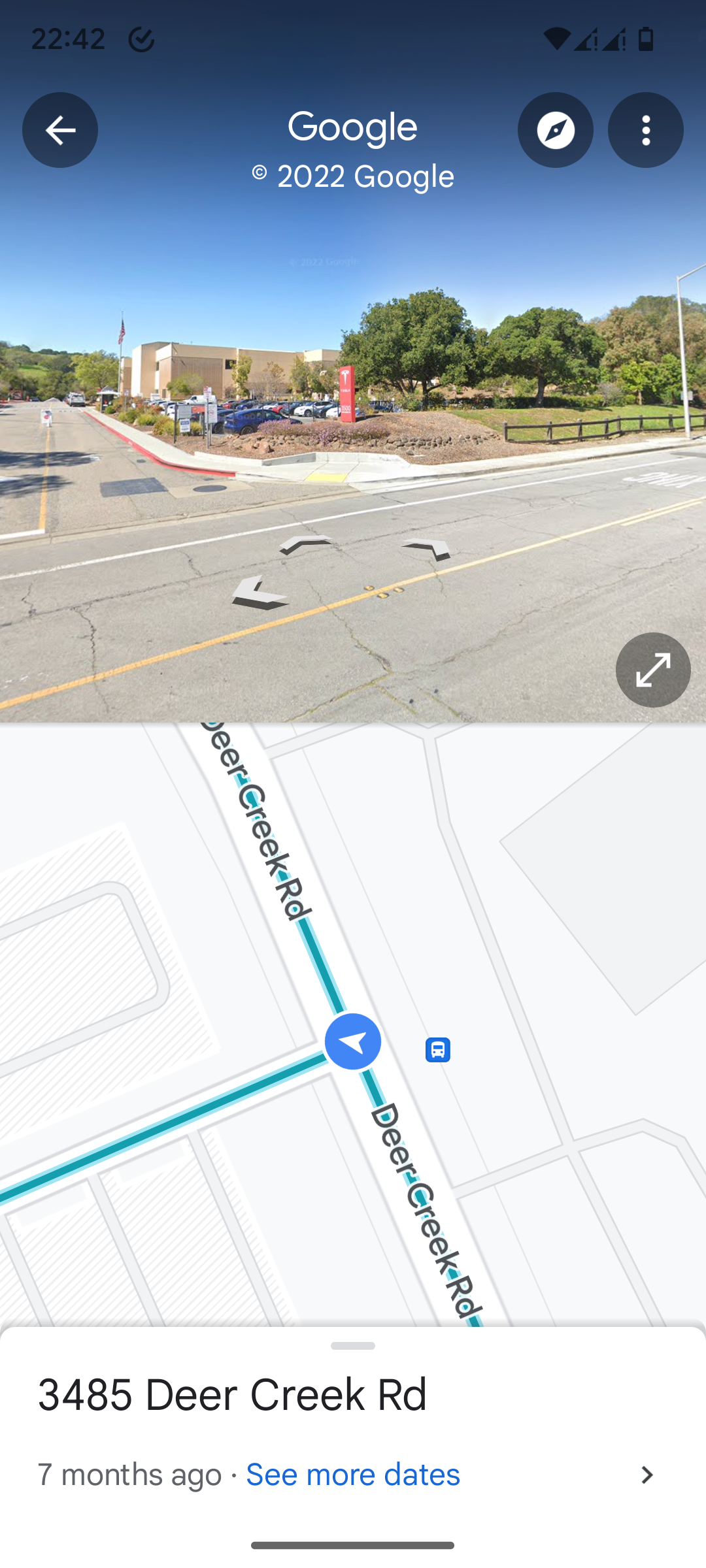 Um exemplo de uso do recurso Street View no aplicativo Google Maps para Android