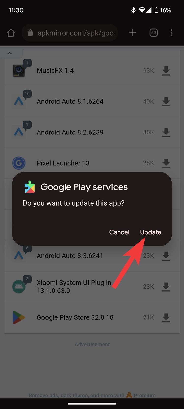 Selecionando a opção Atualizar para confirmar e instalar a atualização do aplicativo Google Play Services manualmente no APKMirror