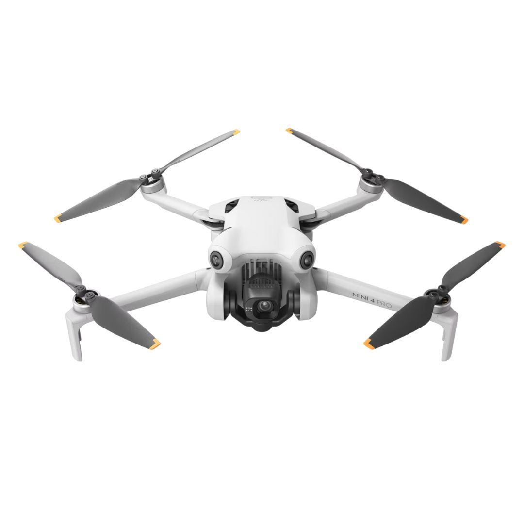 Um drone DJI Mini 4 Pro em um fundo branco