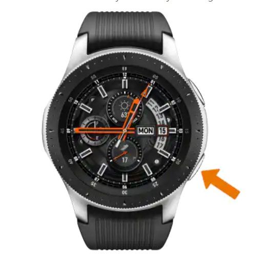 Uma foto destacando o botão liga / desliga do Samsung Galaxy Watch