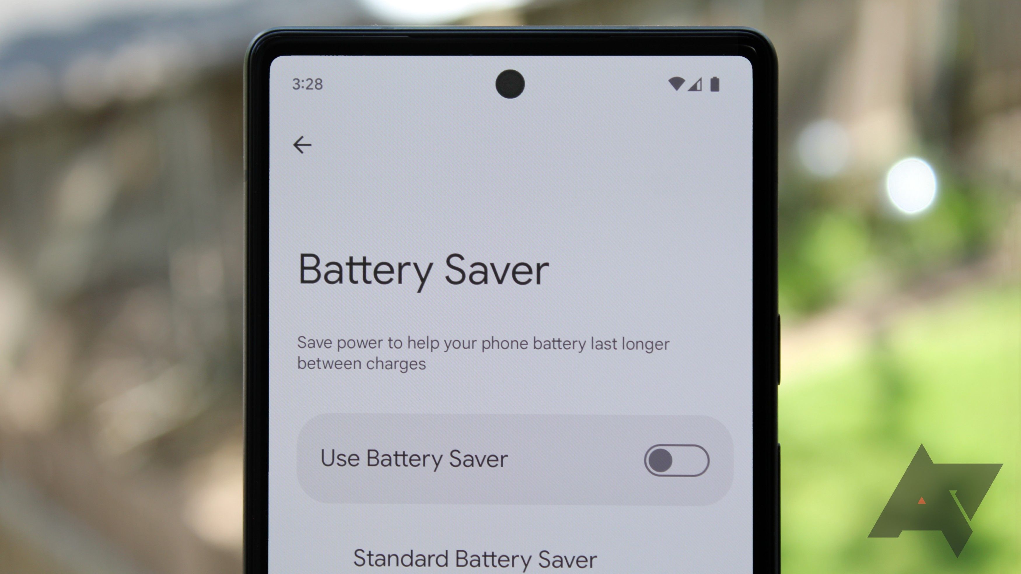 O aplicativo Battery Saver exibido na tela do telefone