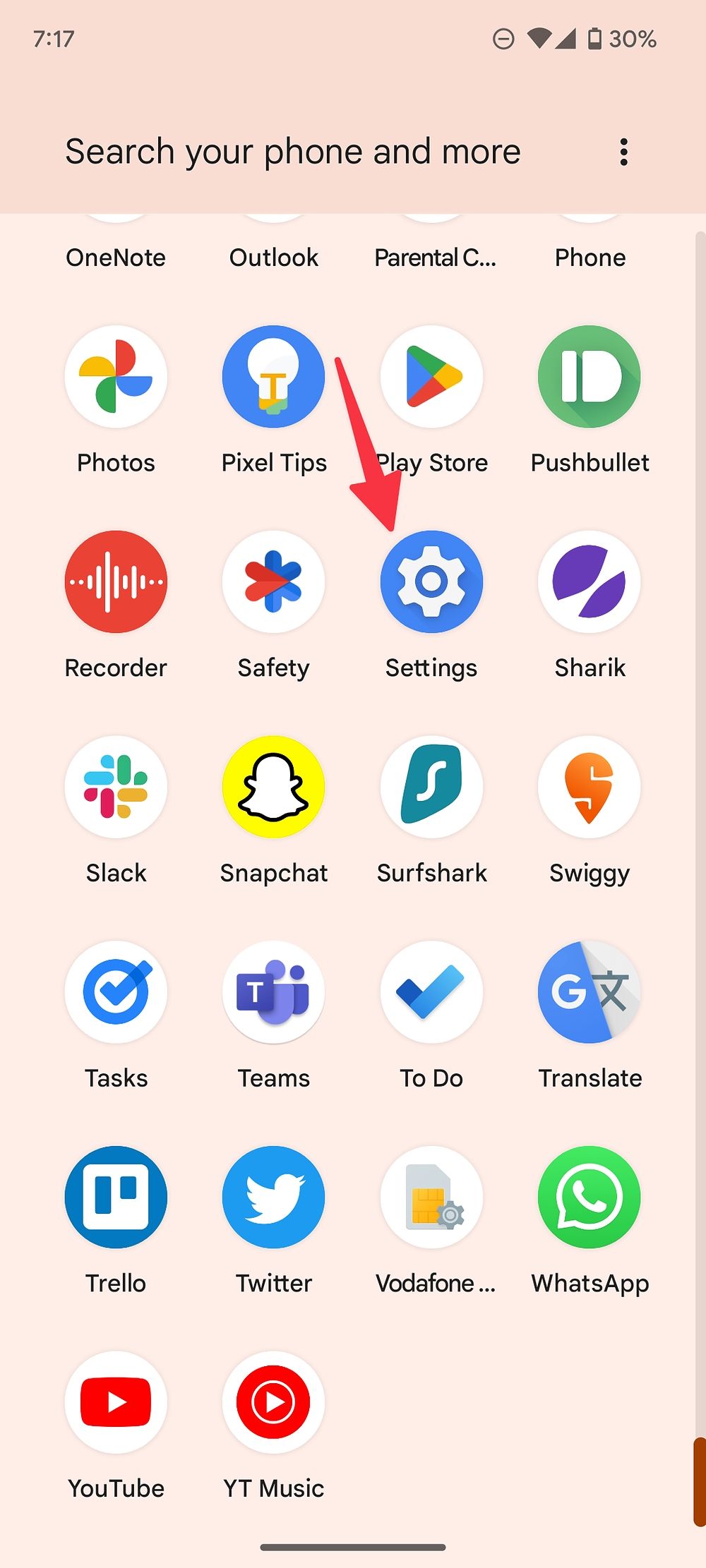 A captura de tela mostra a pasta do aplicativo em um telefone Android.  Uma seta aponta para o ícone do aplicativo de configurações.