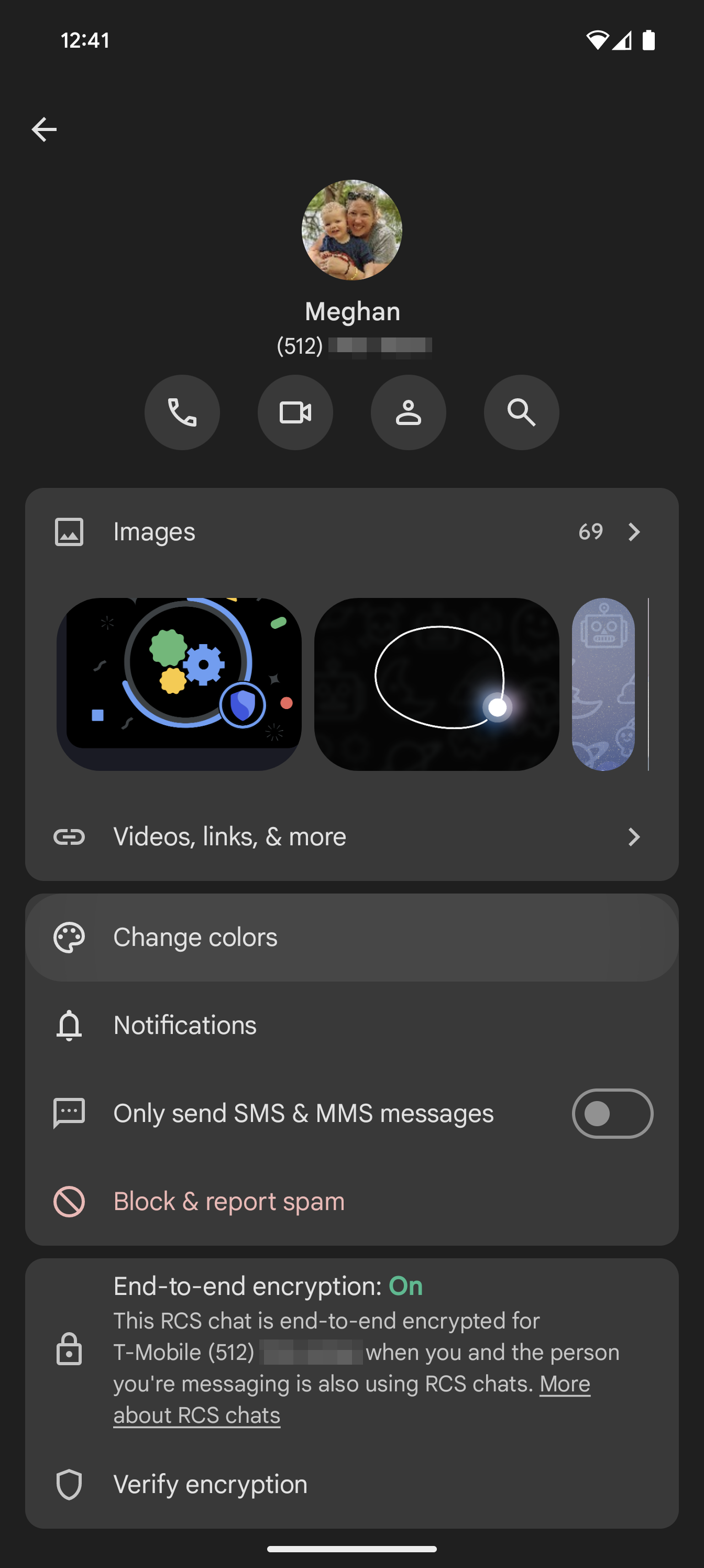 Captura de tela do novo Google Messages "Mudar cor" opção para bate-papos RCS
