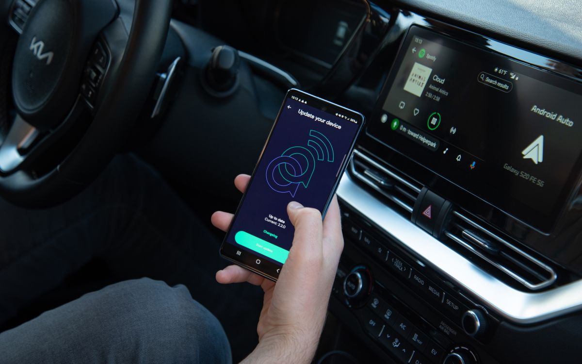 Atualização do aplicativo AAWireless Companion no telefone no carro