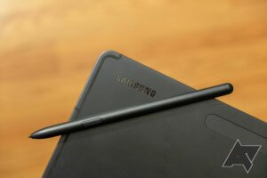 O mais recente tablet da Samsung embala vinho velho em garrafa nova