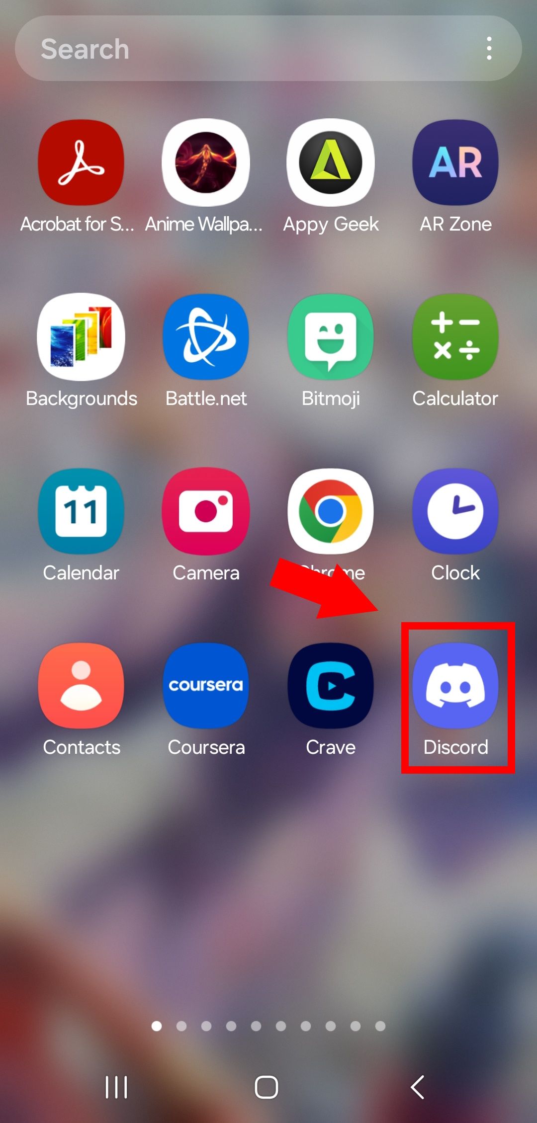 seta sólida vermelha apontando para o contorno do retângulo vermelho sobre o ícone do aplicativo discord na página inicial do Android