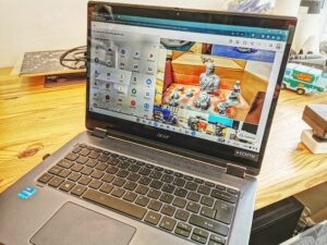 Criei meu próprio Chromebook de desempenho instalando o ChromeOS Flex em um laptop barato