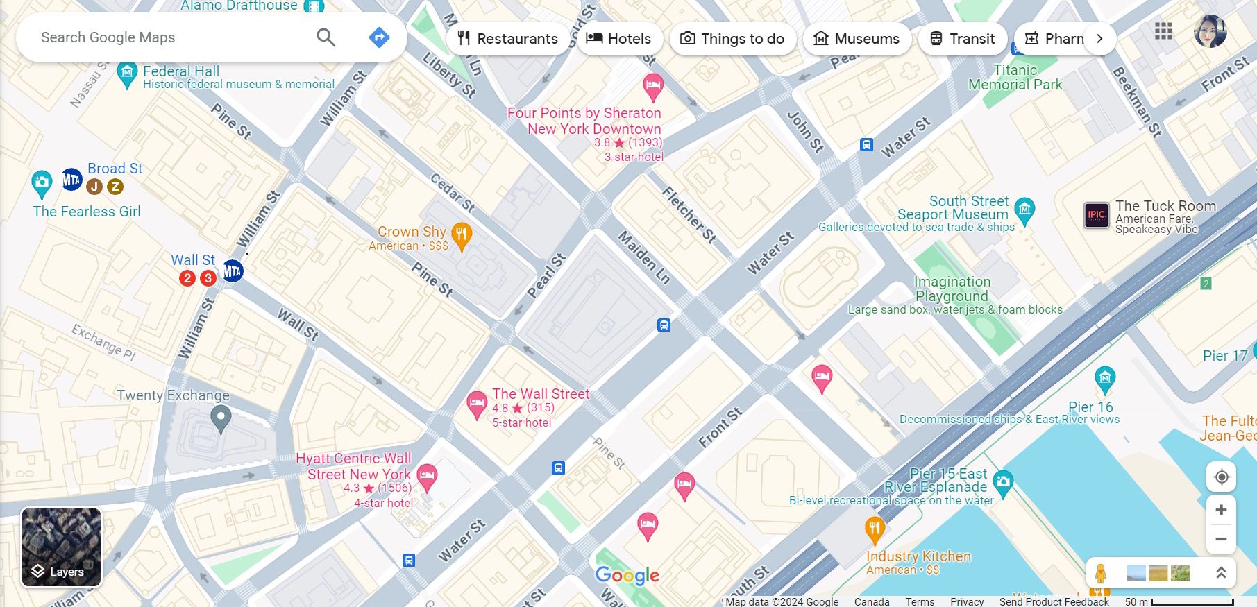 Um alfinete de localização não marcado no Google Maps na web