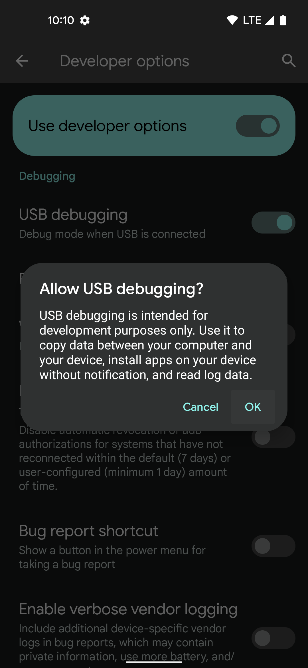 Ligando o "Depuração USB" recurso no menu de opções do desenvolvedor.