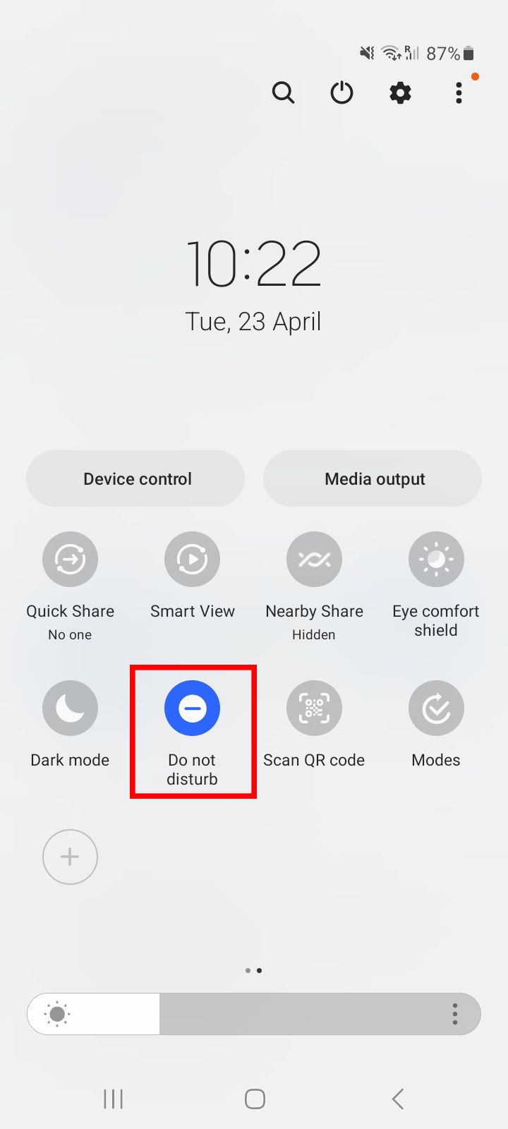 Painel de configurações rápidas do Android mostrando o modo ‘Não perturbe’ ativado