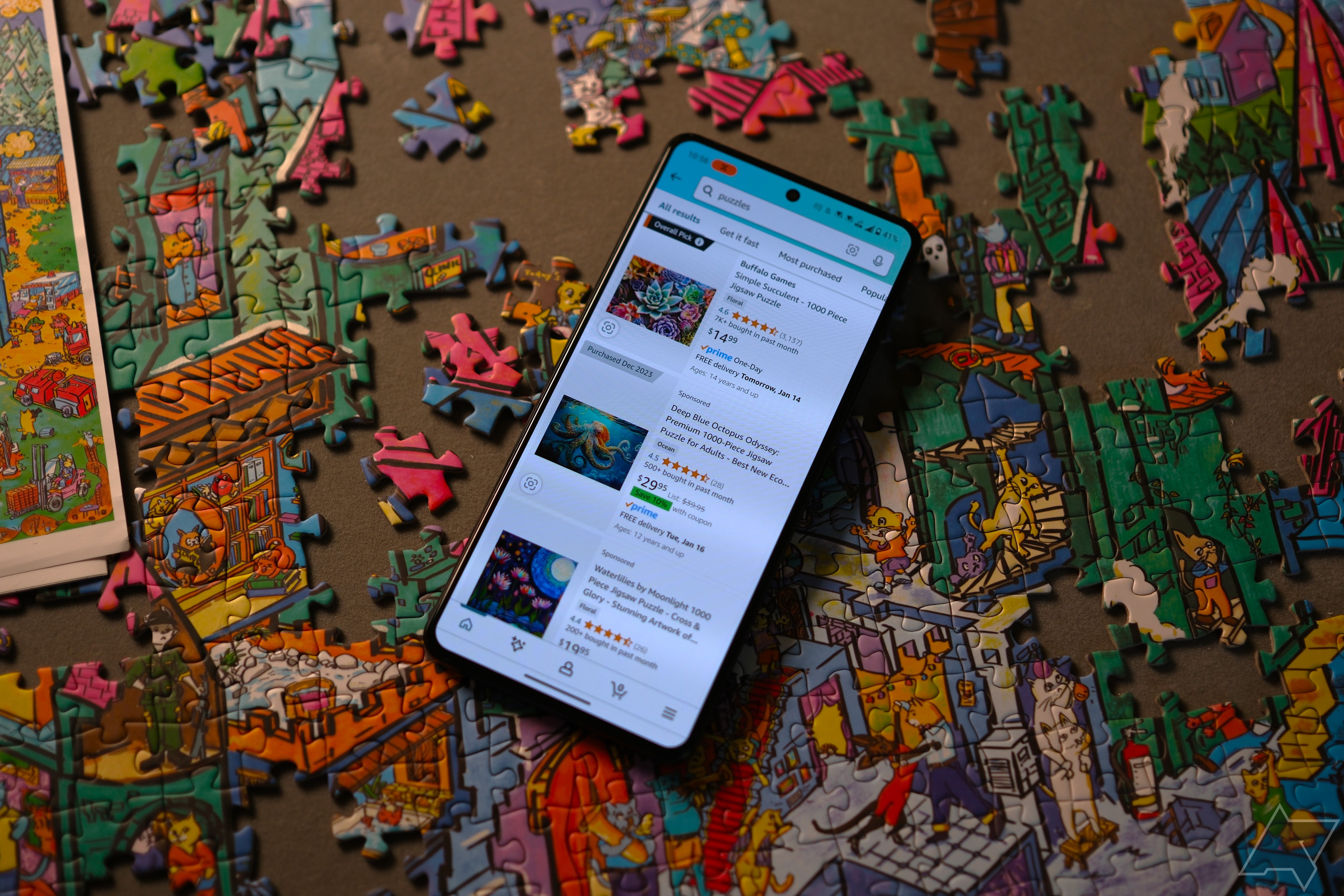 ROG Phone 8 Pro mostrando o aplicativo Amazon comprando quebra-cabeças enquanto monta um quebra-cabeça