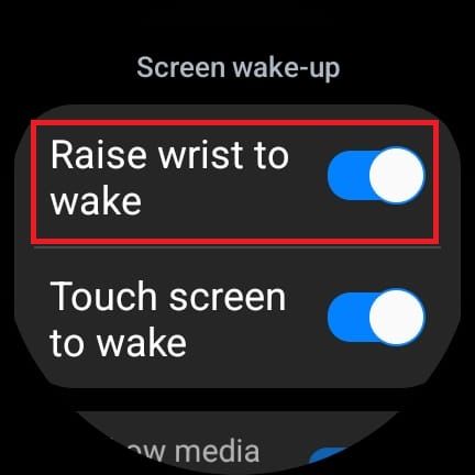 Captura de tela destacando a opção Levantar o pulso para ativar no Samsung Galaxy Watch 6