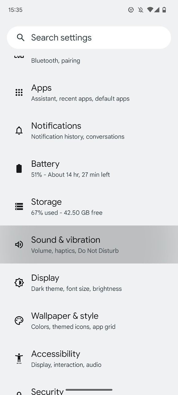 menu de configurações do Android 13 com som e vibração destacados