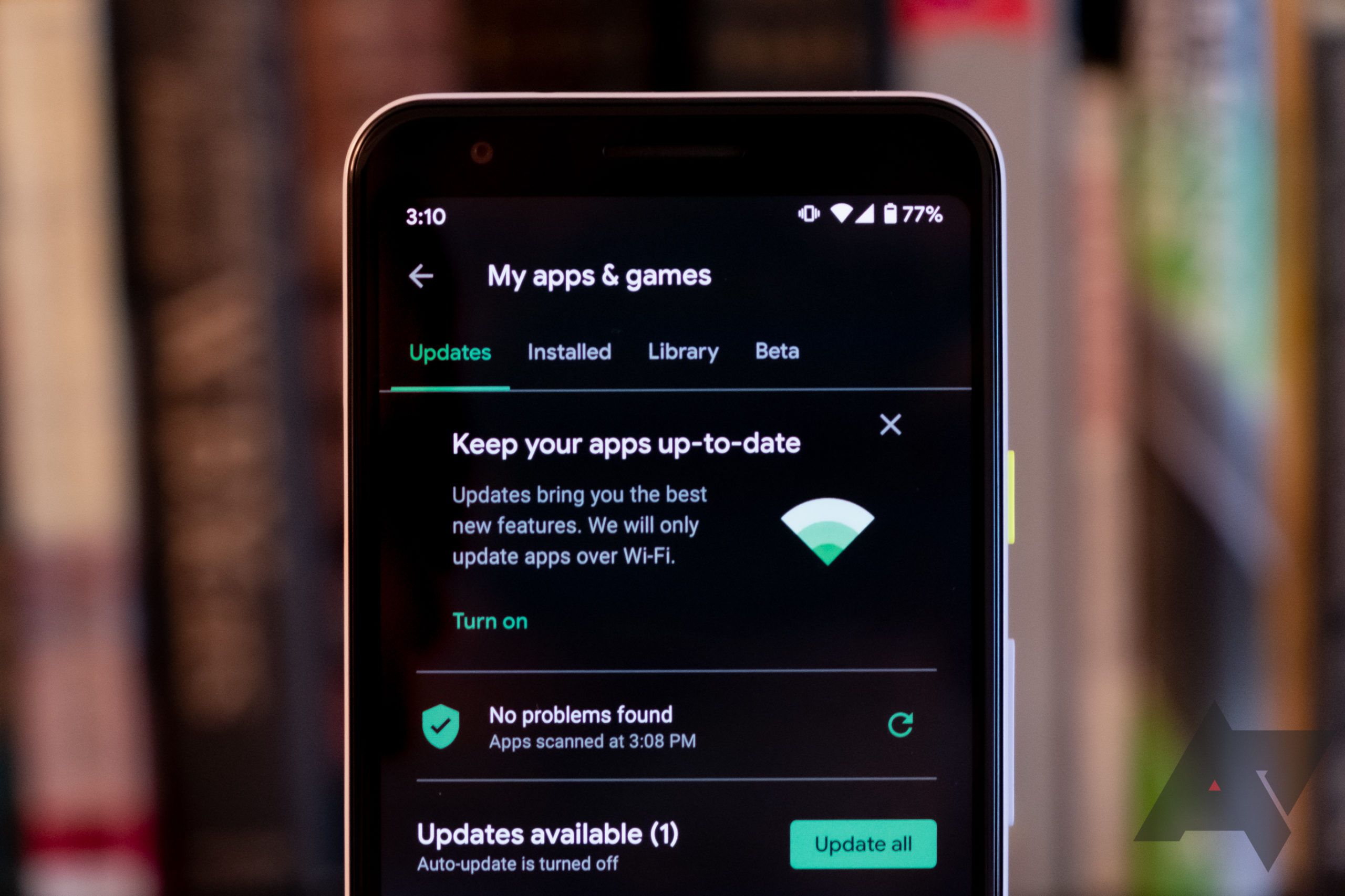 Opção de atualização automática de aplicativos da Play Store exibida na tela do telefone