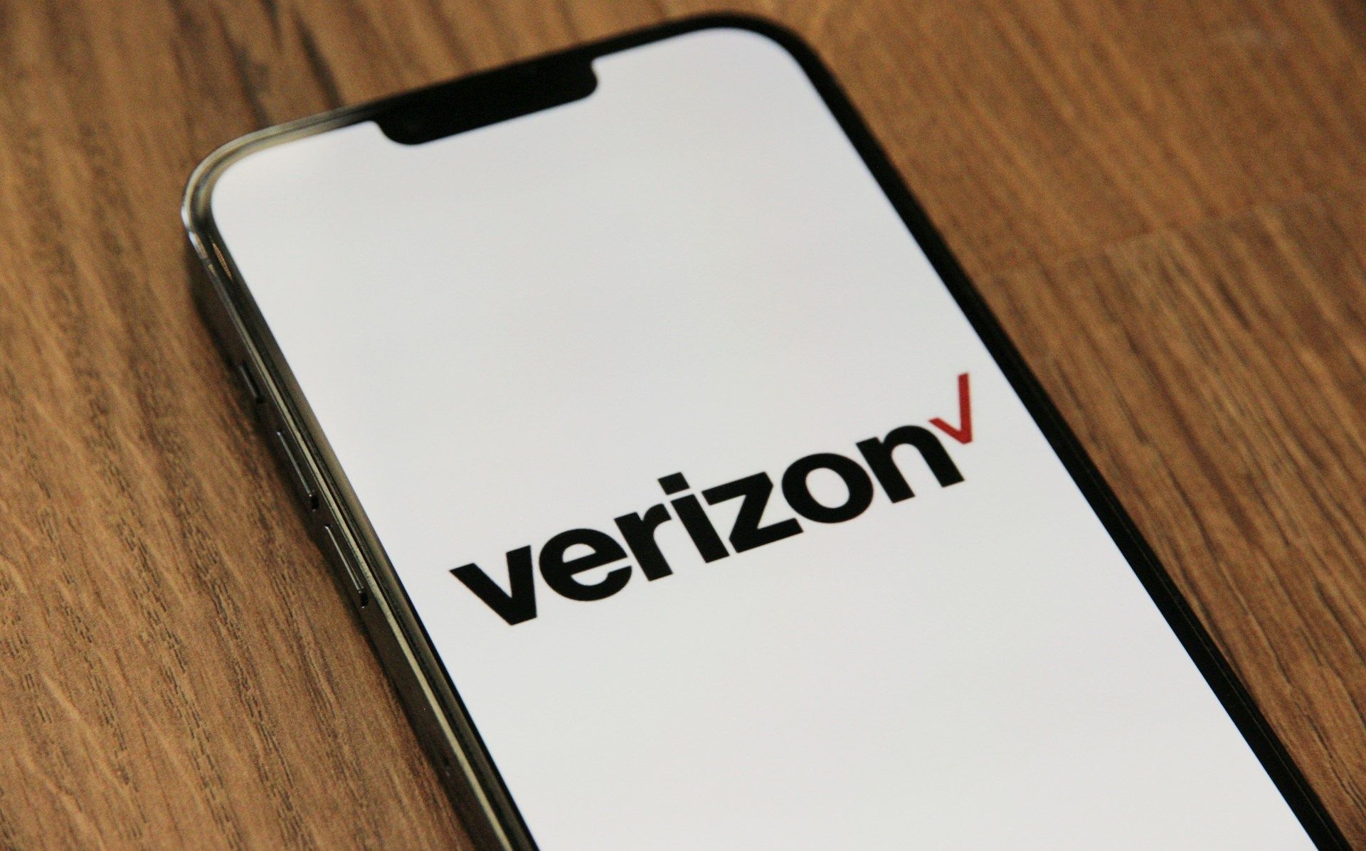 Imagem do logotipo da Verizon em um smartphone
