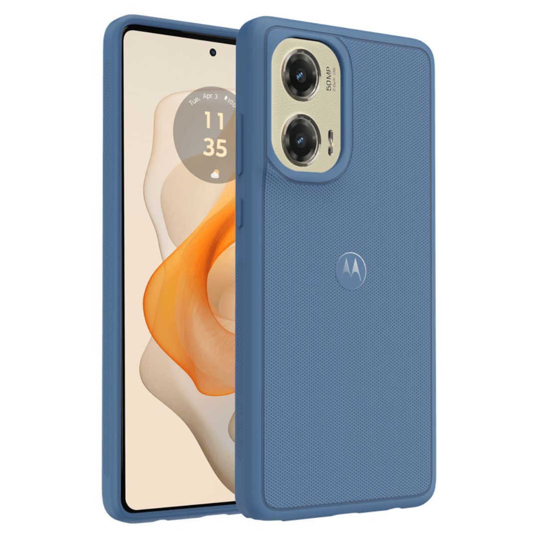 Uma capa de telefone azul em um smartphone em um fundo branco