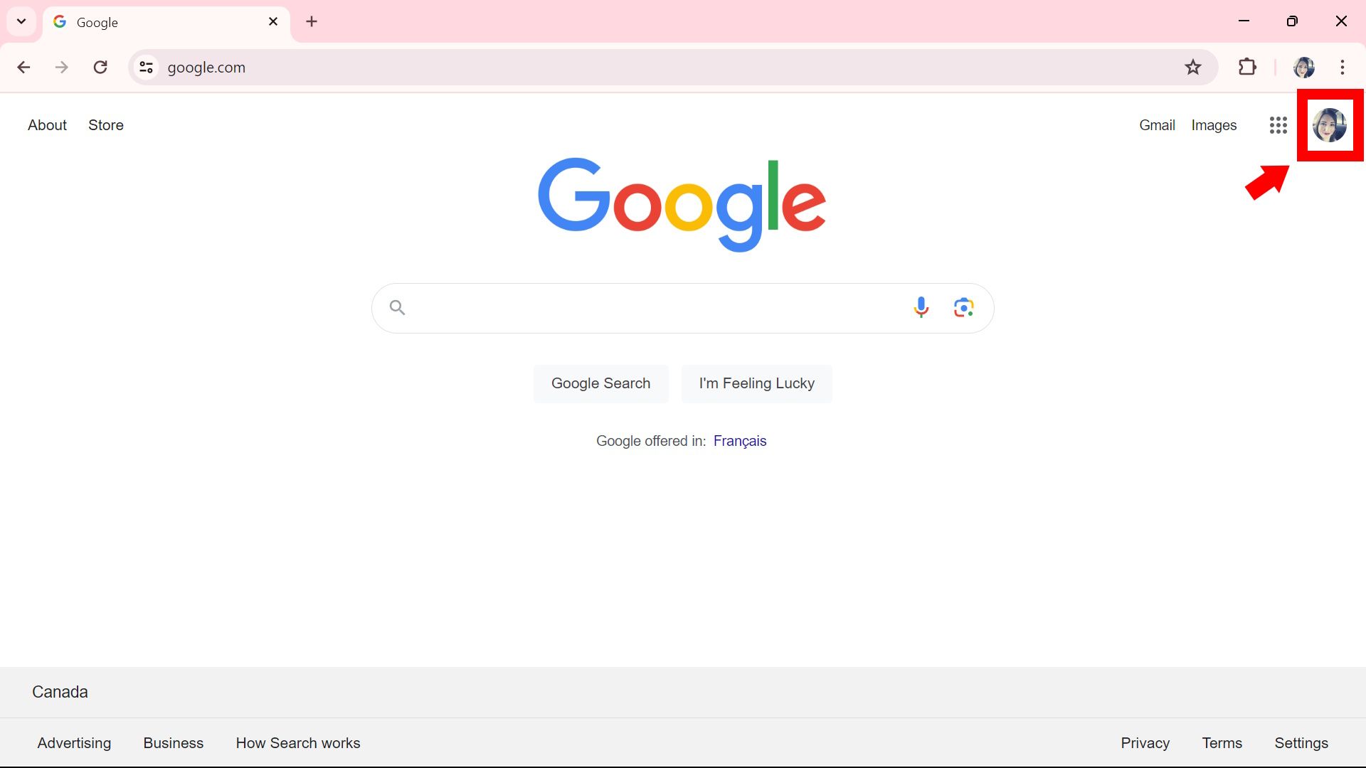 seta sólida vermelha apontando para o contorno do retângulo vermelho sobre a conta do Google conectada no aplicativo de desktop Google Chrome