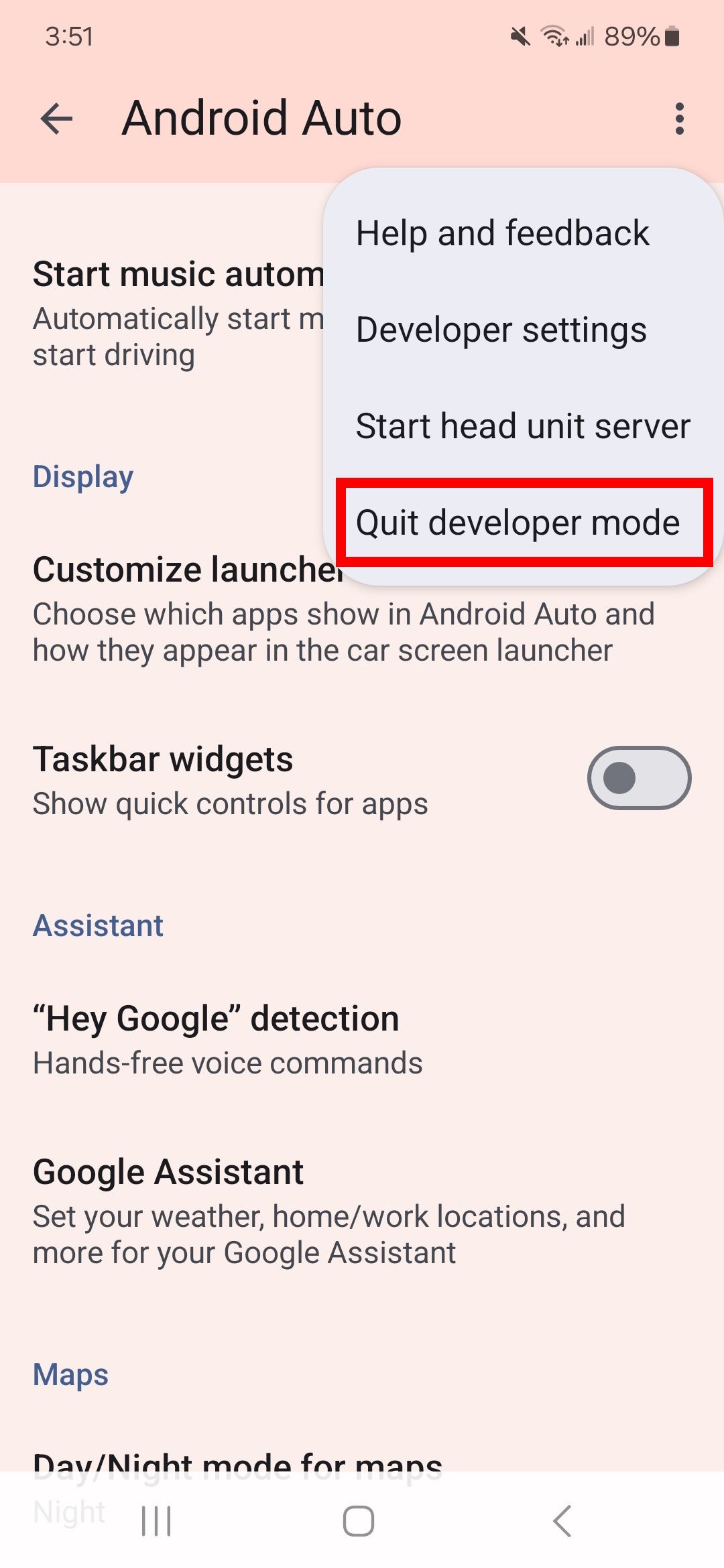 contorno de retângulo vermelho sobre a opção de sair do modo de desenvolvedor no aplicativo Android Auto