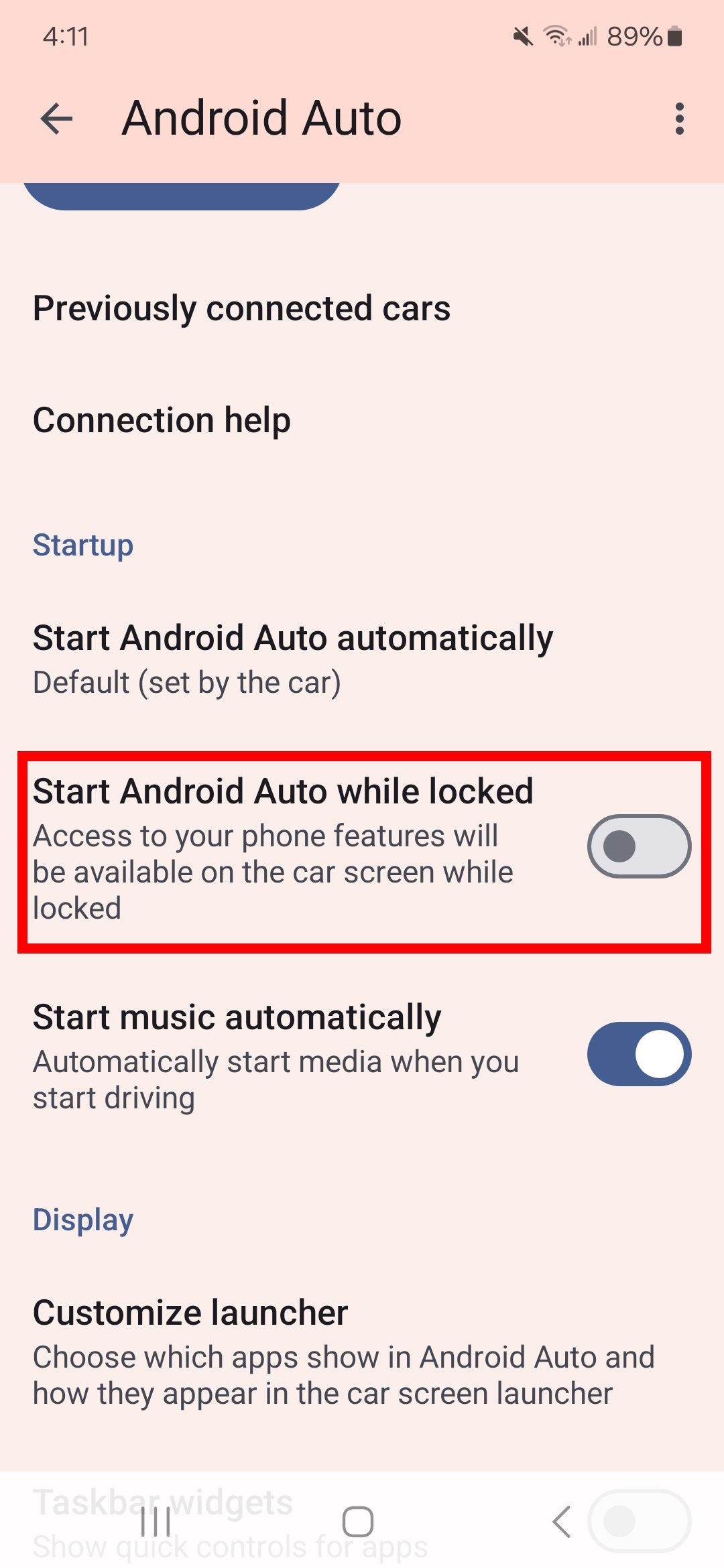 contorno do retângulo vermelho sobre iniciar o Android Auto enquanto está bloqueado alternar no aplicativo Android Auto
