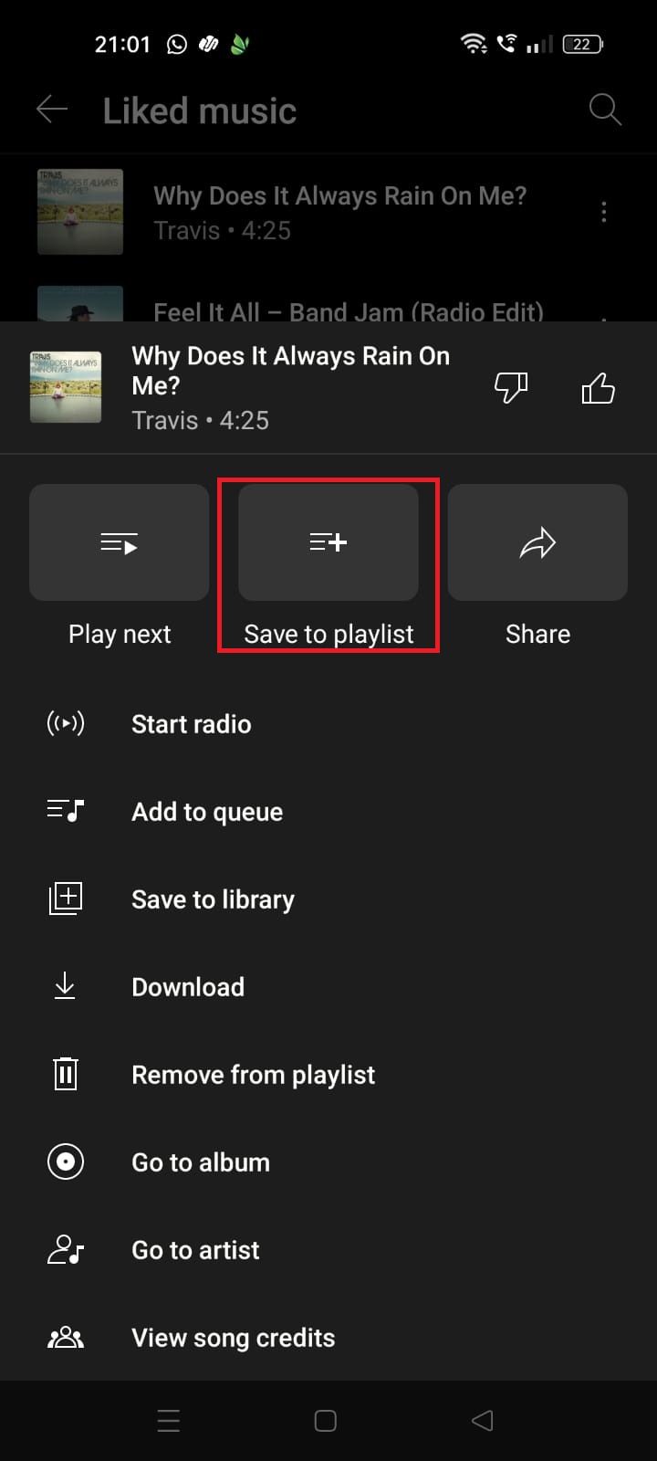 Captura de tela destacando a opção Salvar na playlist no app YouTube Music 