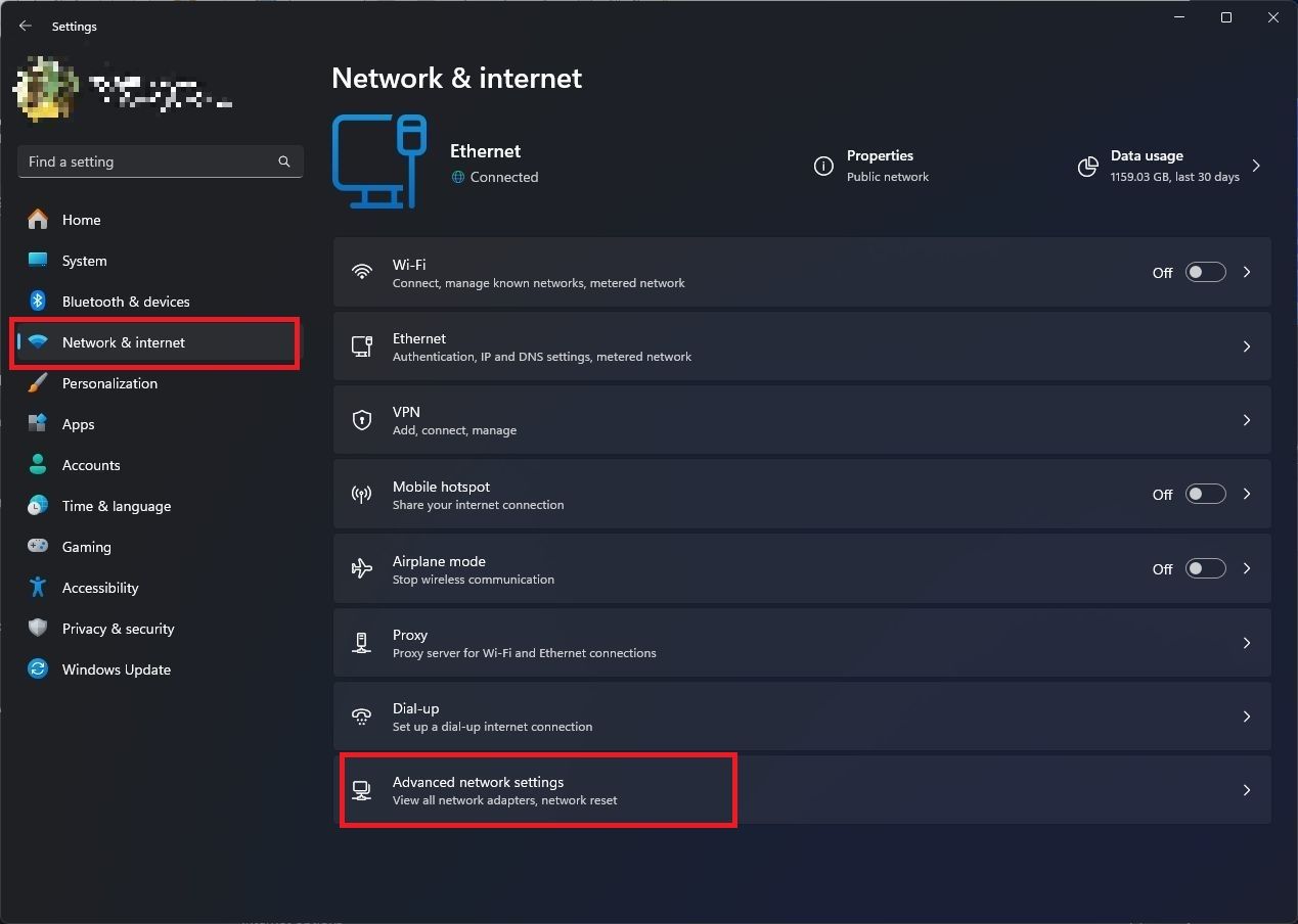 Captura de tela destacando configurações de rede avançadas em Rede e Internet no Windows 11