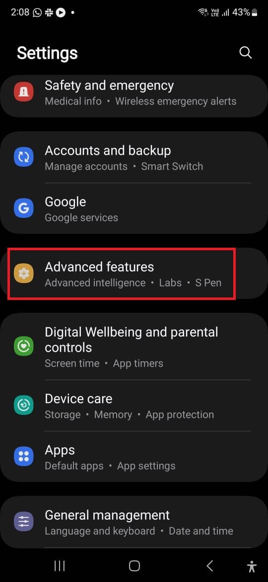 Captura de tela destacando recursos avançados no aplicativo Configurações em um telefone Samsung Galaxy