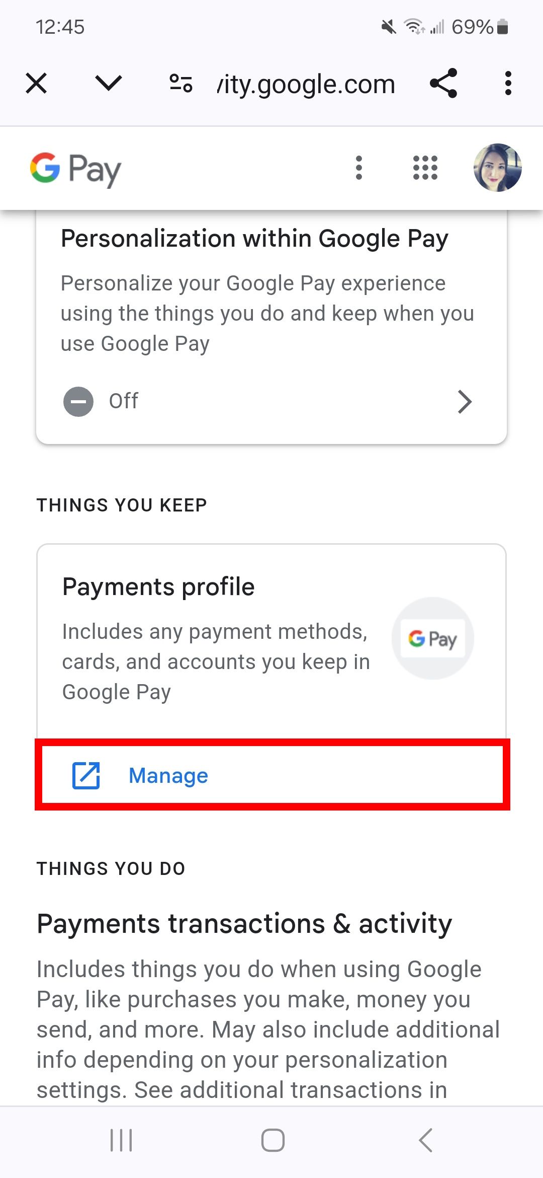 Contorno de retângulo vermelho sobre a opção Gerenciar em Perfil de pagamento no aplicativo Google Wallet