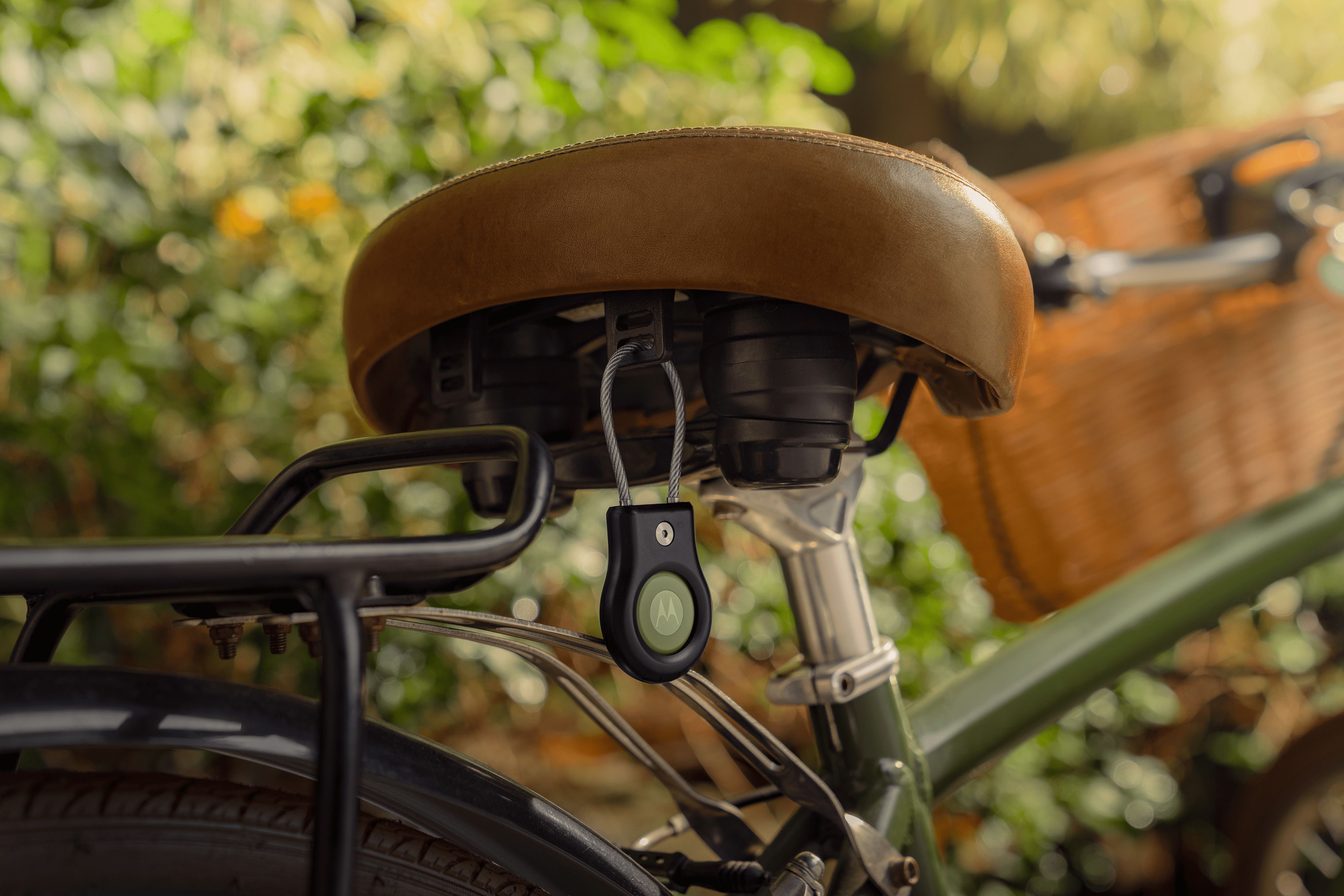 Rastreador Motorola Moto Tag acoplado à bicicleta