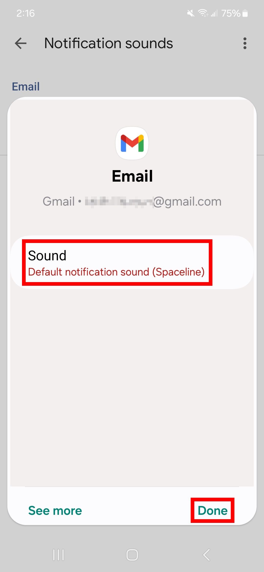 Dois contornos de retângulos vermelhos destacando a opção de som e o botão Concluído para um e-mail no aplicativo do Gmail