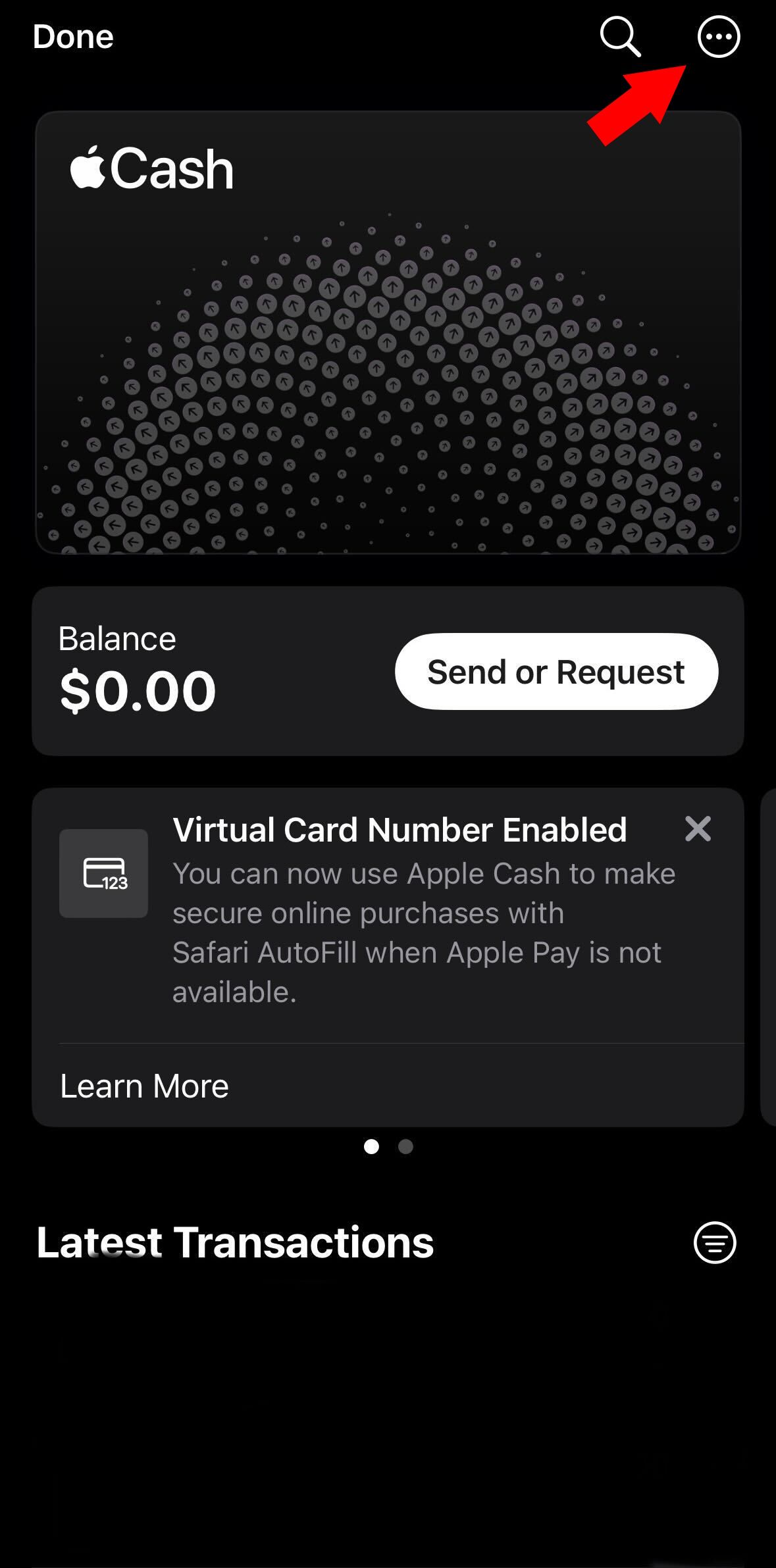 Seta vermelha apontando para mais botões no aplicativo Apple Cash