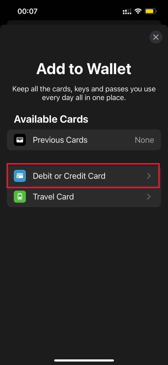 Captura de tela destacando cartão de débito ou crédito no aplicativo Apple Wallet