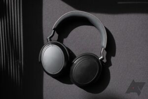 Os fones de ouvido sem fio Sennheiser Momentum 4 agora custam US$ 100 mais baratos