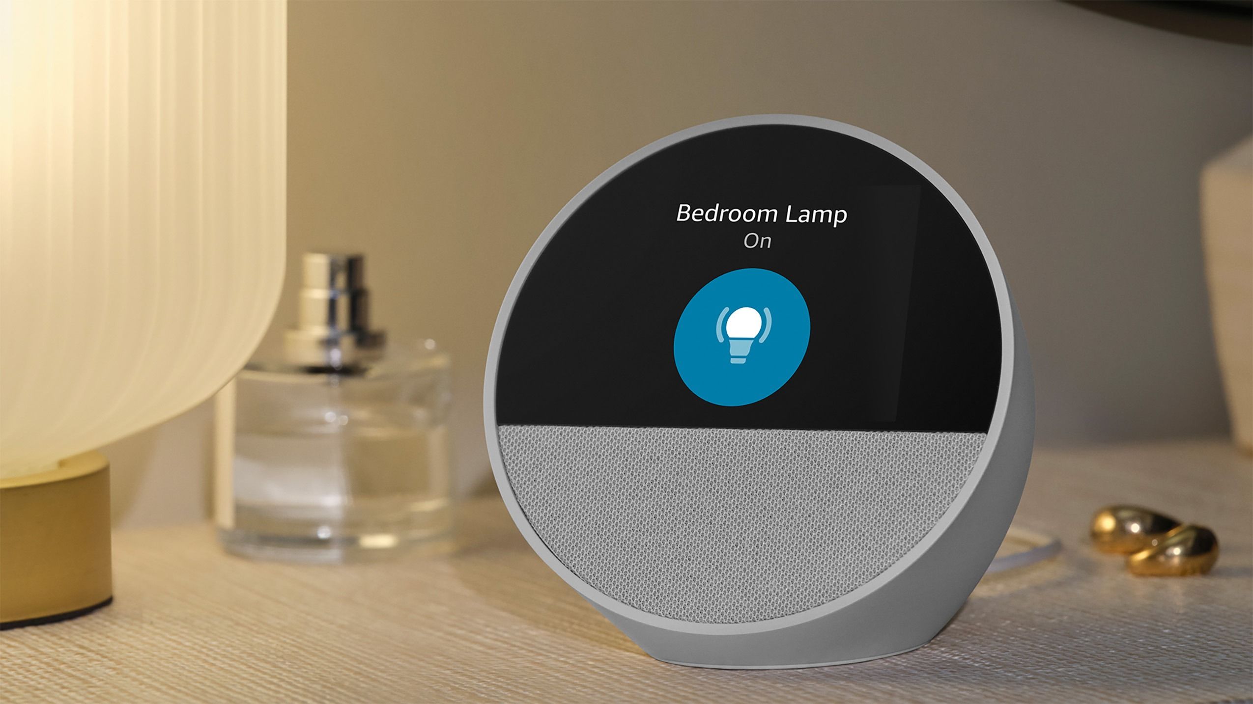 O novo Echo Spot da Amazon com controle de luz inteligente na tela