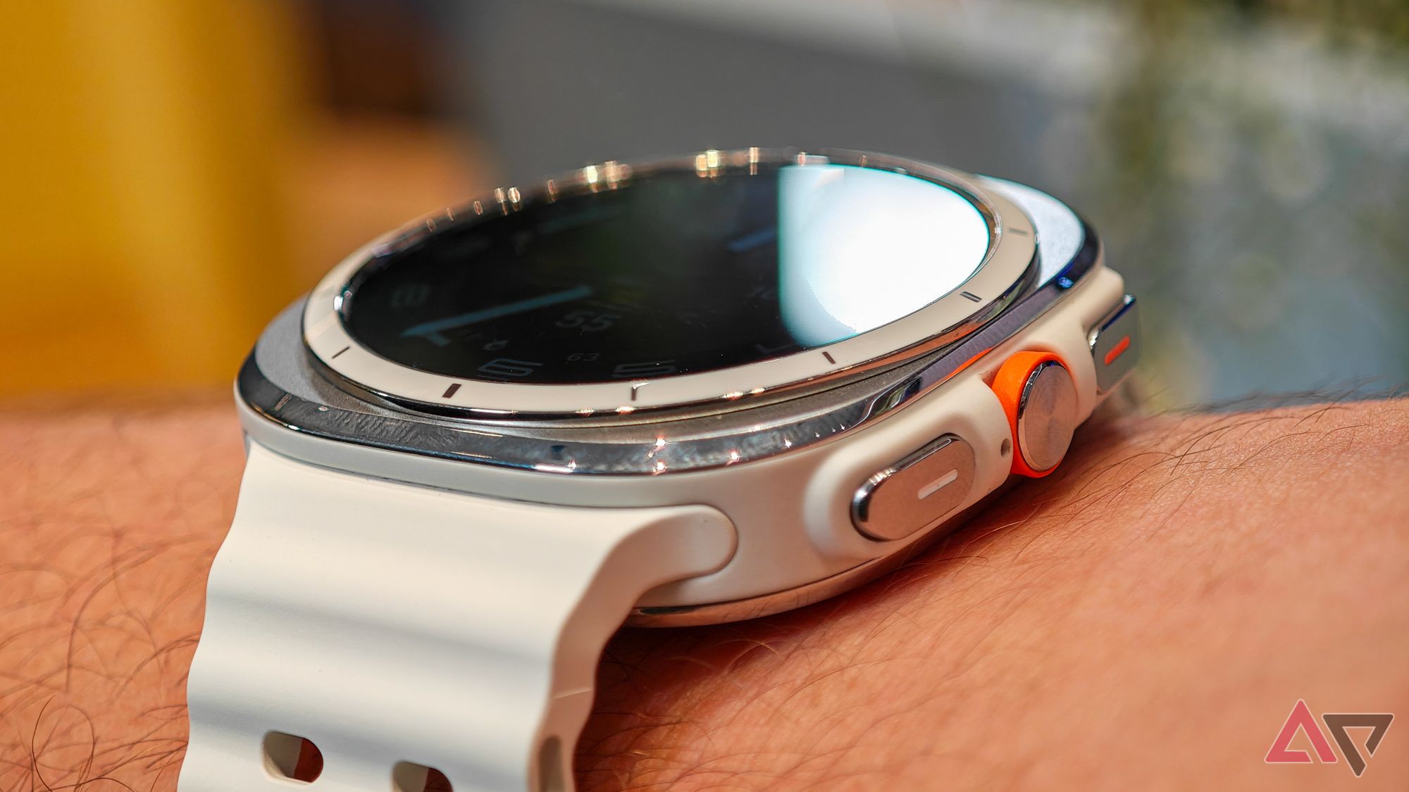 Samsung Galaxy Watch Ultra, visão angular no pulso