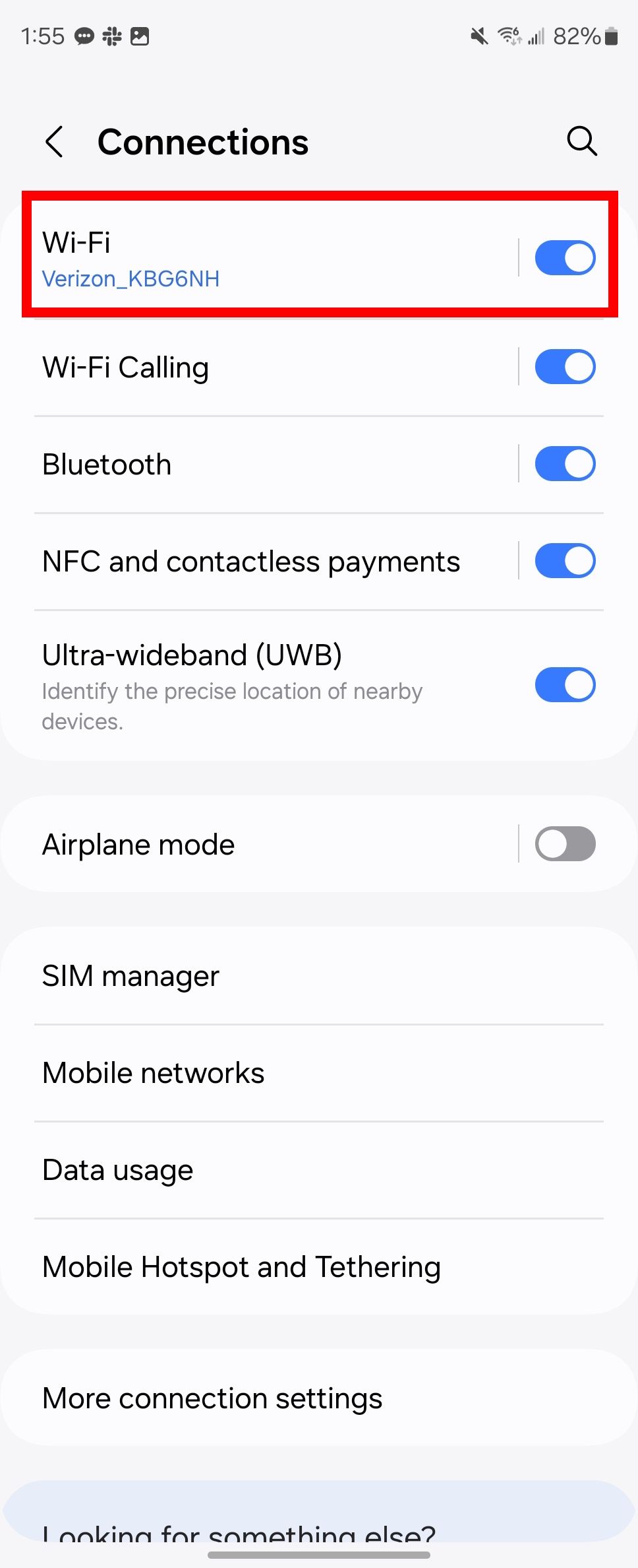 Contorno de retângulo vermelho destacando Wi-Fi nas configurações de conexão Samsung