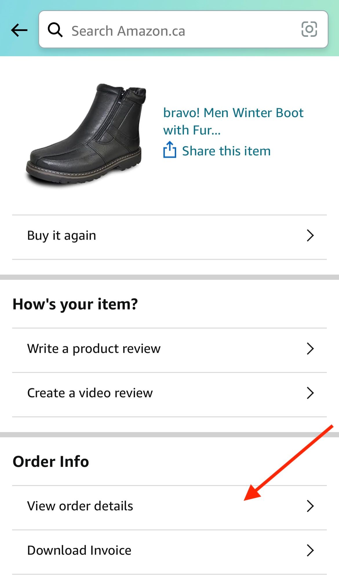 O aplicativo móvel da Amazon mostra o pedido de botas de inverno masculinas com uma seta vermelha apontando para Ver detalhes do pedido.
