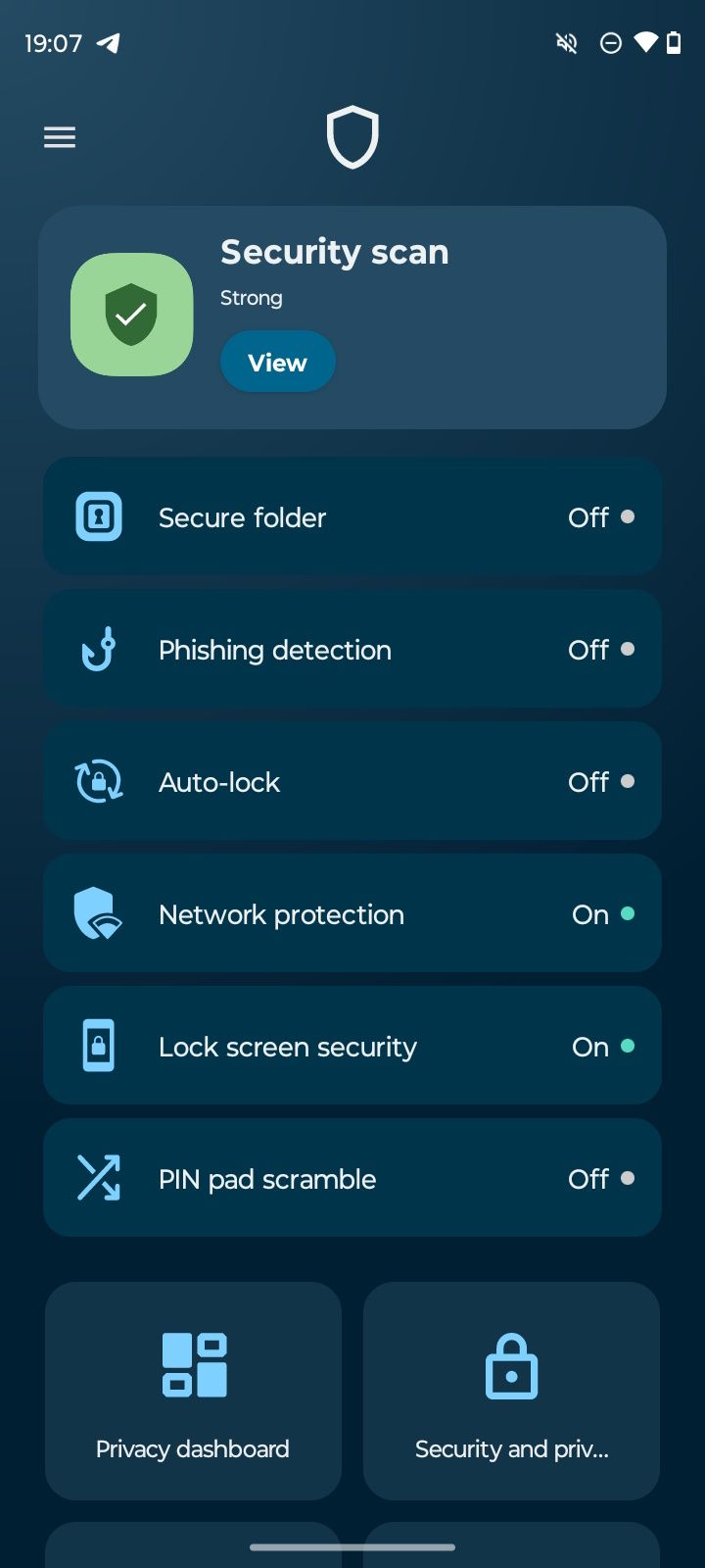 Aplicativo Moto Secure com uma lista de opções para configurações de privacidade e segurança em um telefone Motorola