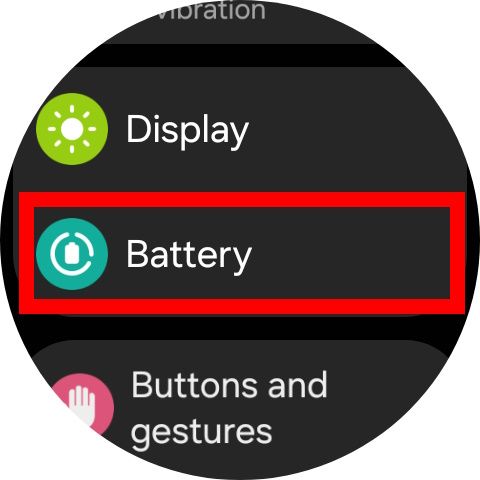 Contorno de retângulo vermelho destacando a bateria no menu de configurações do Galaxy Watch 7