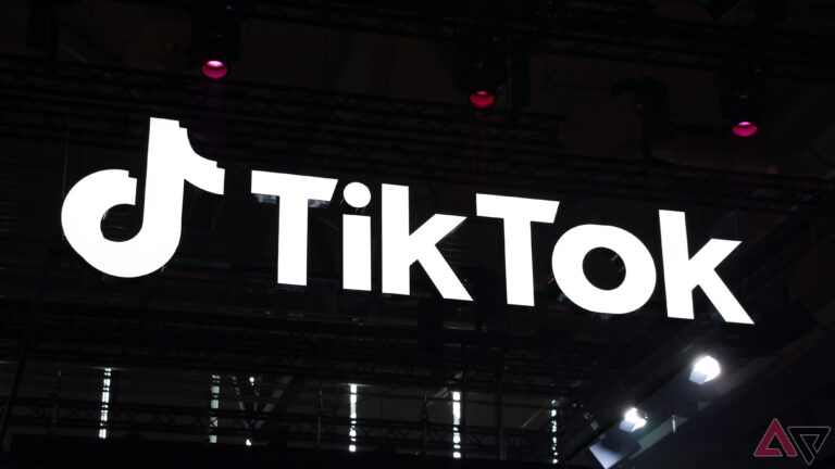 TikTok em maus lençóis novamente por deixar crianças se inscreverem com suas contas do Google