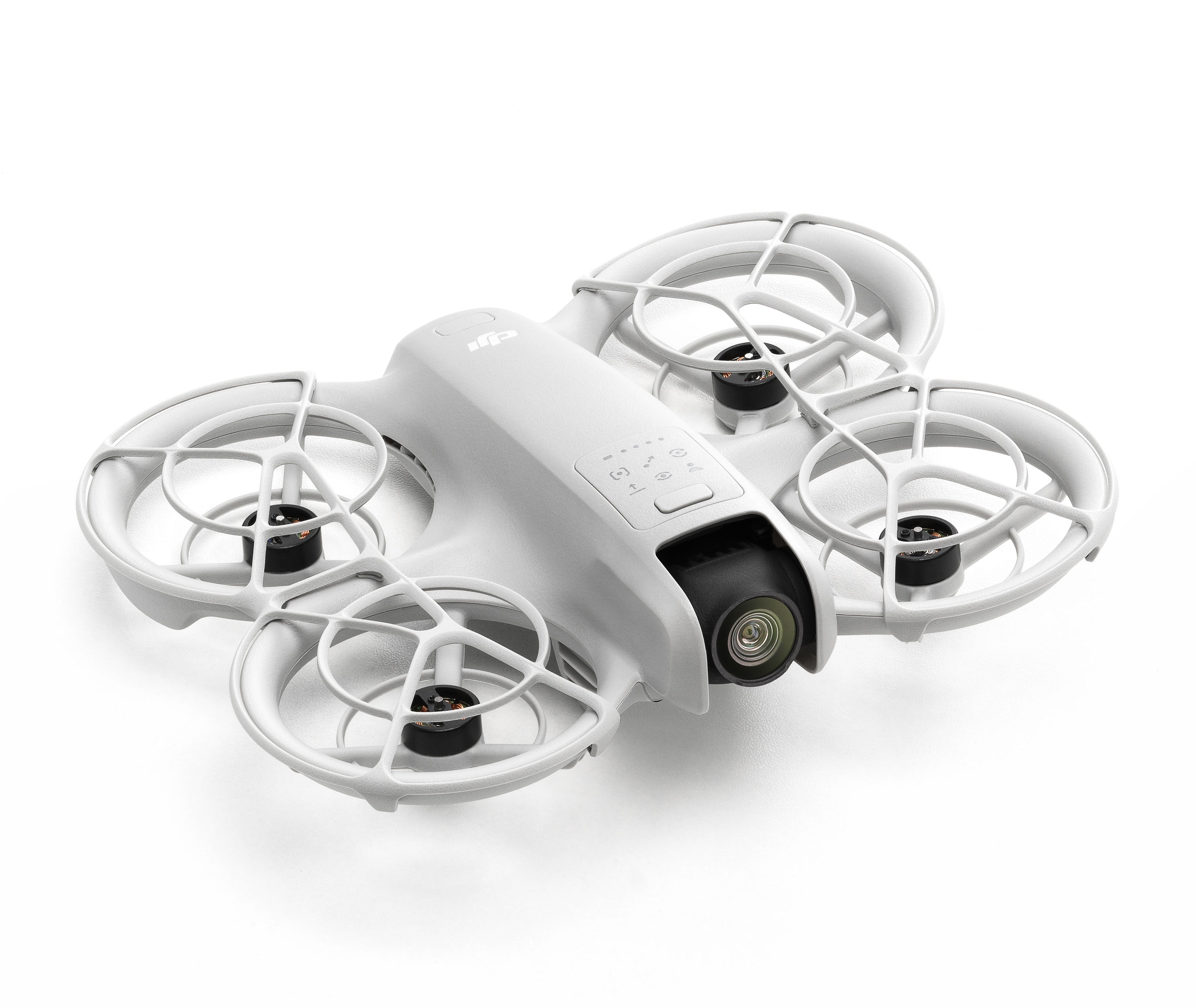 Drone DJI Neo em um fundo branco