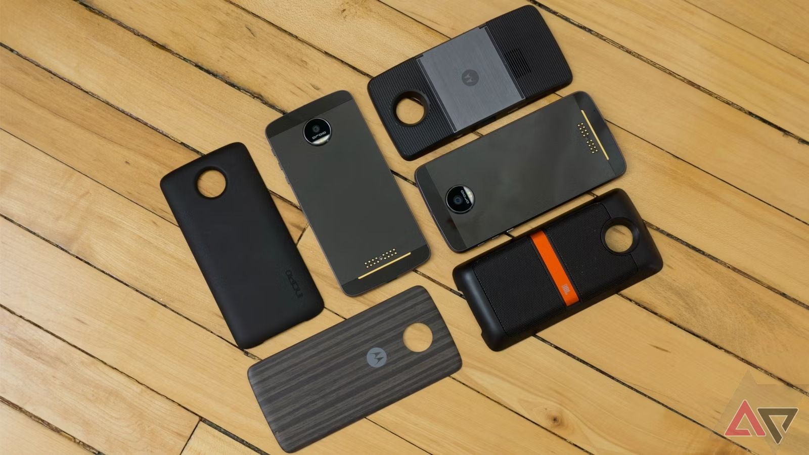 Vários Moto Mods vistos de trás