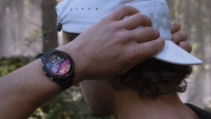 Este smartwatch Garmin Forerunner 255 é uma pechincha absoluta com 49% de desconto