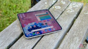 O Google Pixel 9 Pro Fold não sobrevive ao teste de dobra do JerryRigEverything