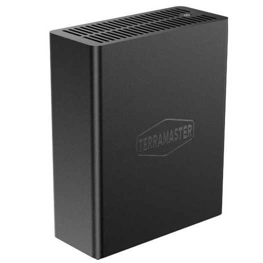 TerraMaster F8 SSD Plus NAS em fundo branco