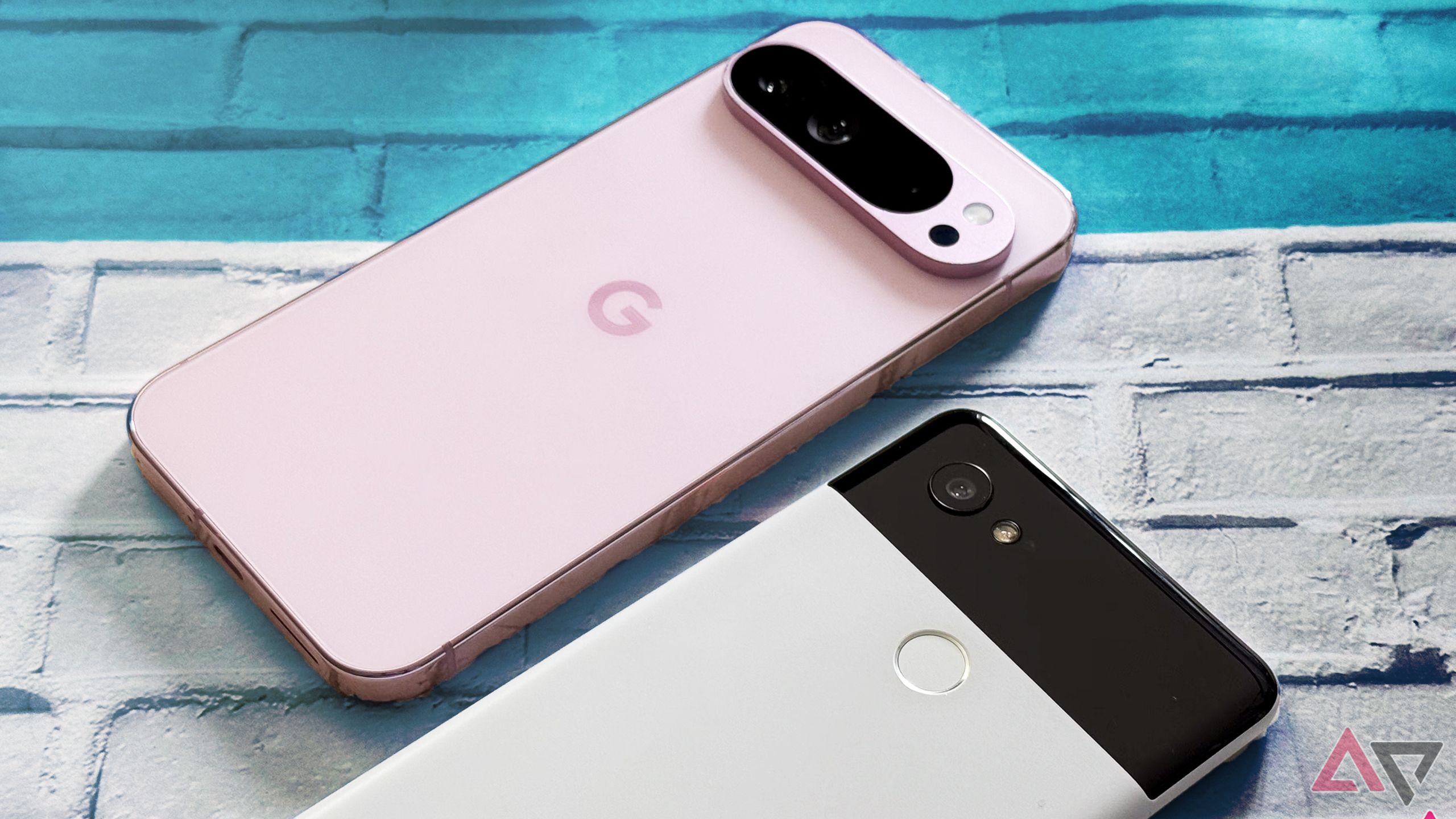 google pixel 9 xl ao lado do google pixel 2 xl