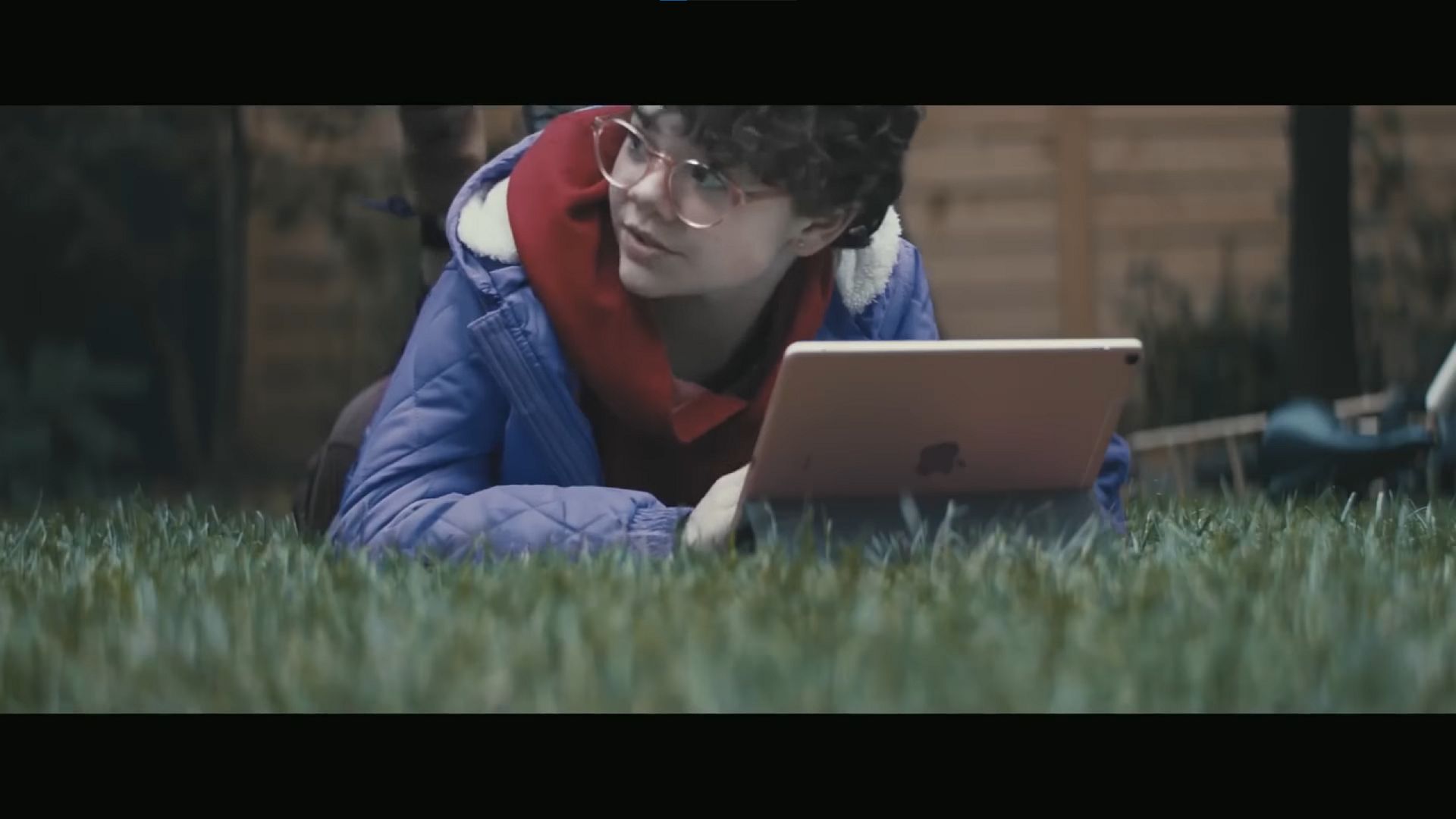 Uma captura de tela da Apple "O que é um computador?" Anúncio do iPad Pro