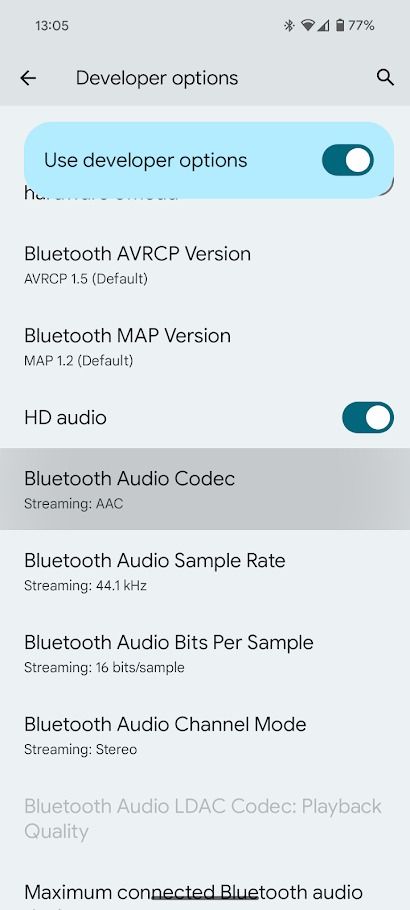 opções do desenvolvedor mostrando a configuração do codec de áudio Bluetooth destacada