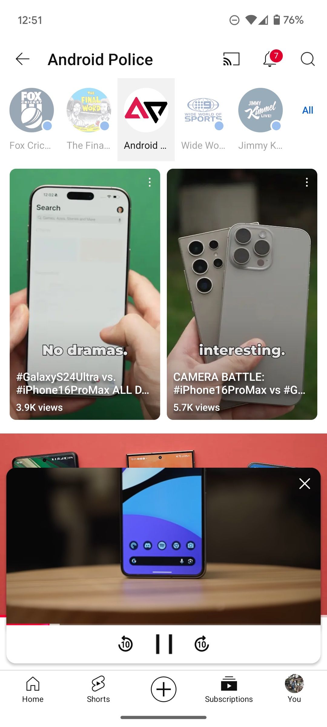 O novo miniplayer do YouTube para Android esticado para caber no quarto inferior da tela