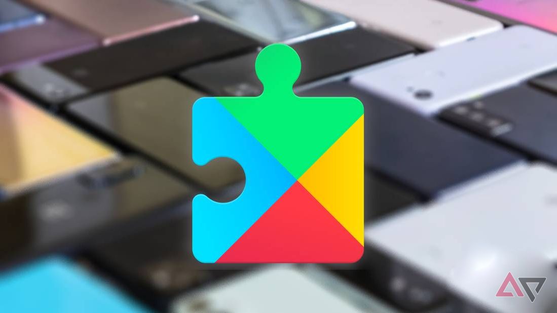 Herói do Google Play Services com vários smartphones em segundo plano.