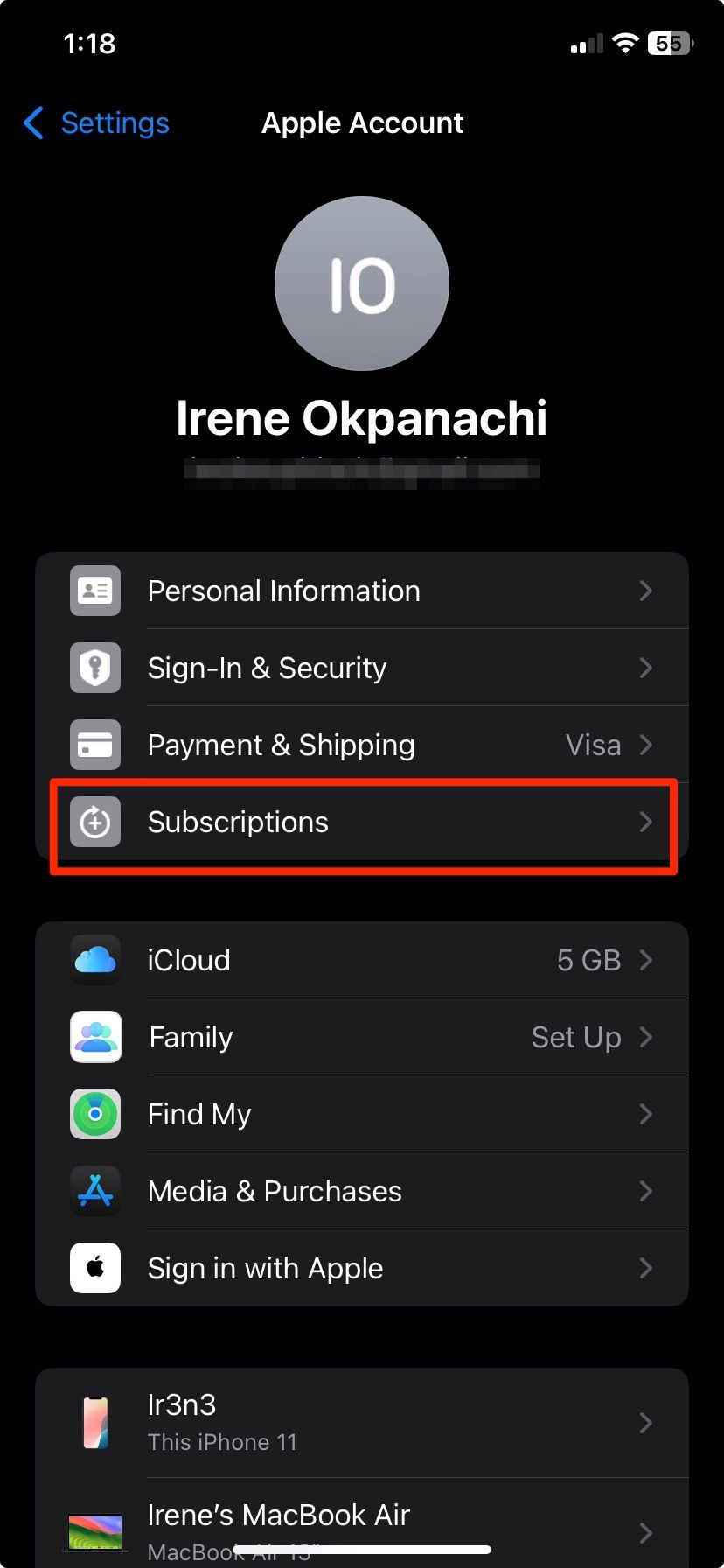 Selecionando a opção Assinaturas no menu Conta Apple no iPhone